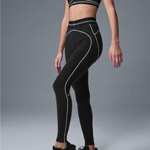 NWOT Alo Heart Throb Leggings